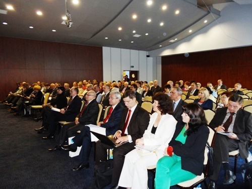 200 samorządowc&oacute;w ze Związku Miast Polskich debatowało w Legnicy 